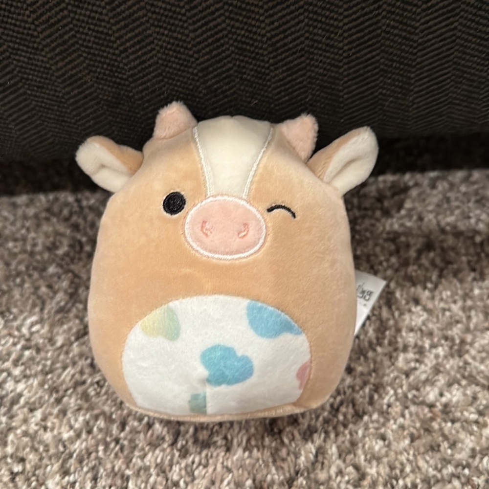 Squishmallow mystery capsule griella the cow